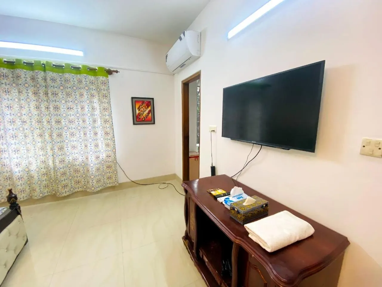 Cozy Private Ac Attached Bath Room- Gulshan 1 Dhaka 0*,