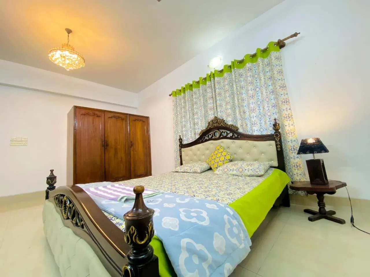 Cozy Private Ac Attached Bath Room- Gulshan 1 Dhaka Bangladesh